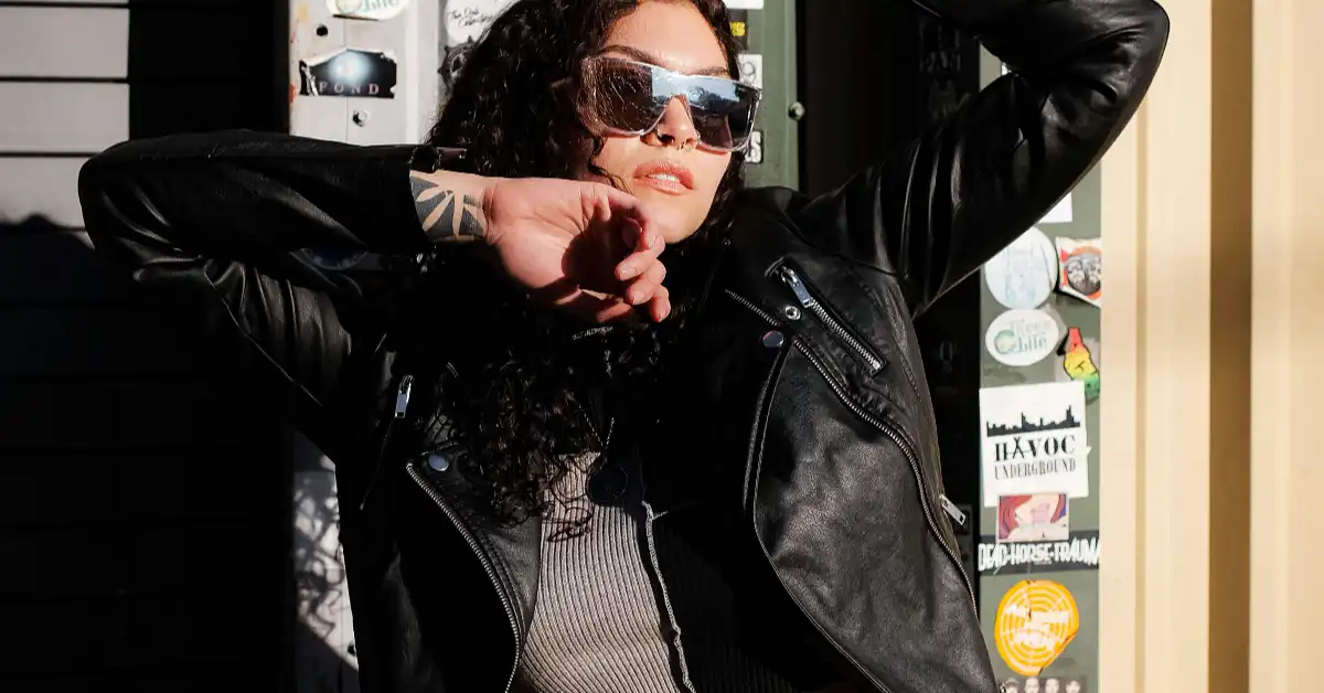 The Best 23+ Metallic Outfit Ideas You…